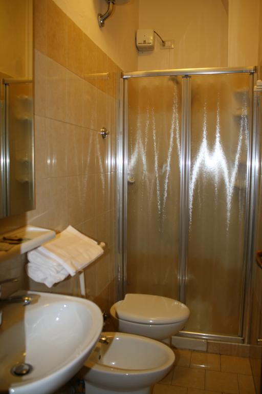 Guest House Roma Prato (Prato) Room photo