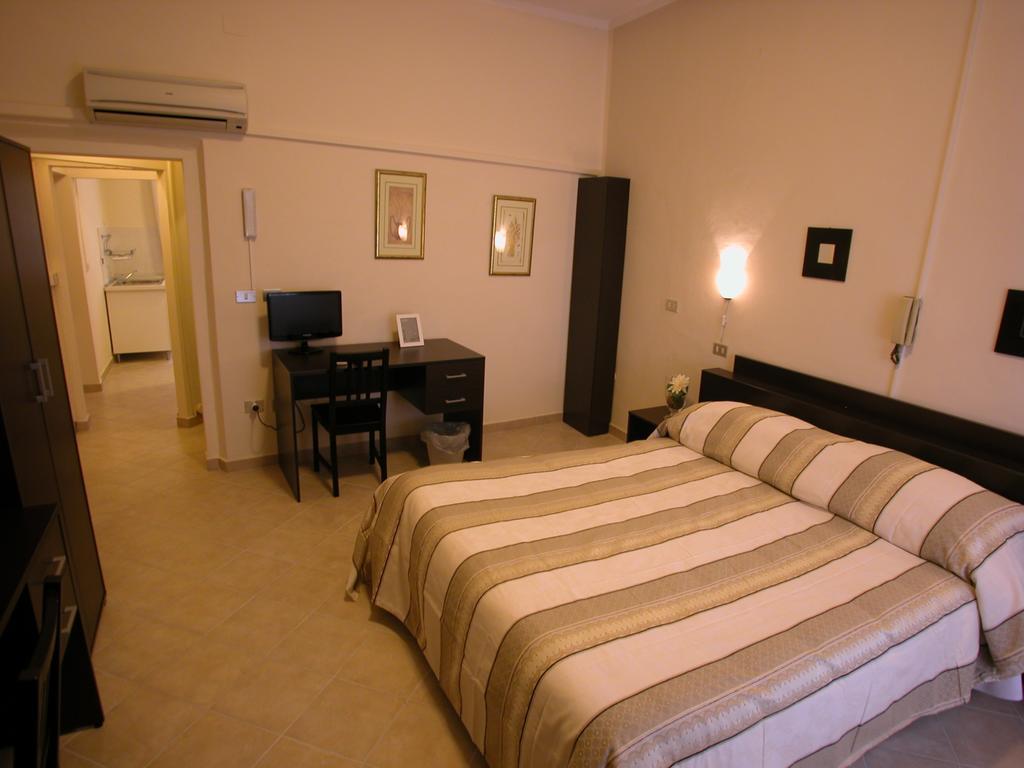 Guest House Roma Prato (Prato) Room photo