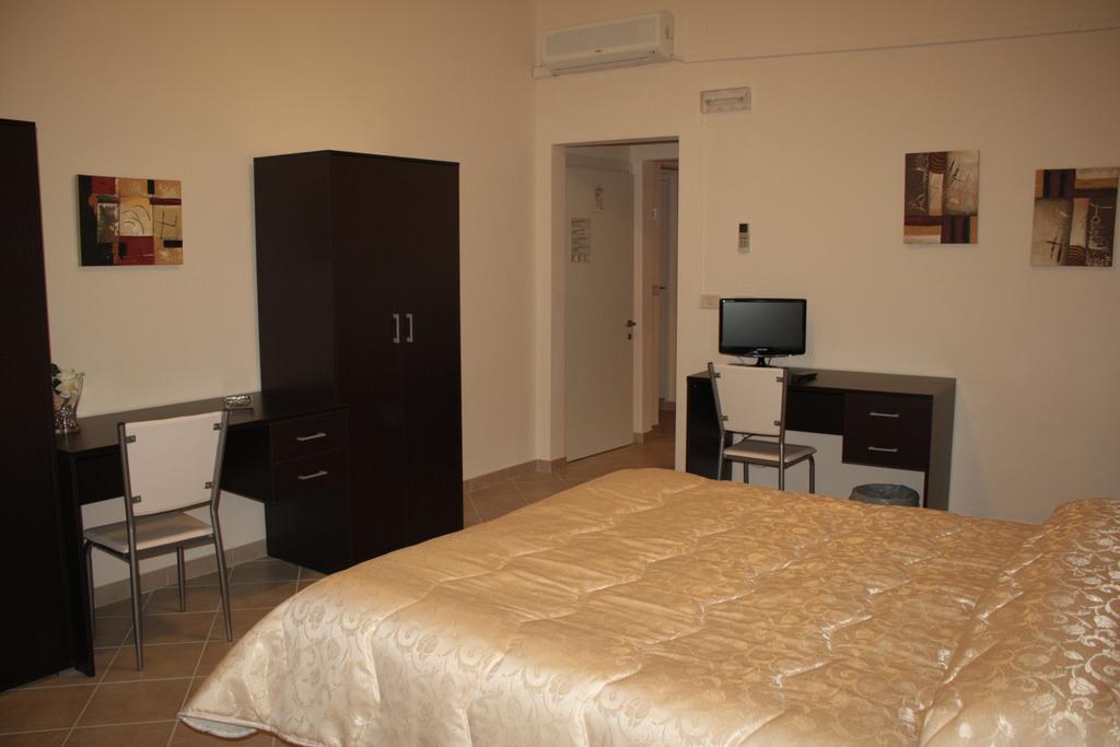 Guest House Roma Prato (Prato) Room photo